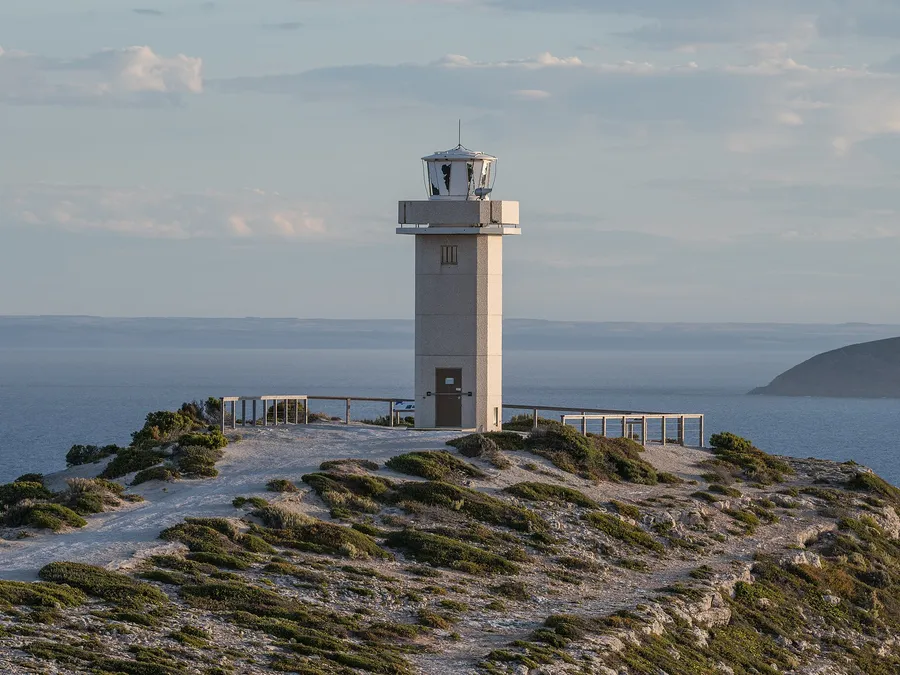 Australian spencer travel east side — on location
